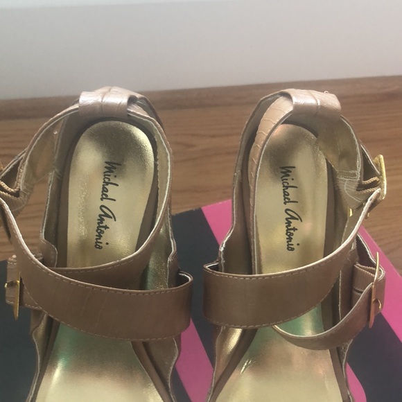 Strappy heels - Picture 10 of 11